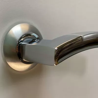 Дверная ручка ARCHIE S010 13299 хром матовый