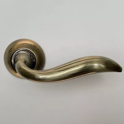 Дверная ручка ARCHIE S010 100BB античная бронза