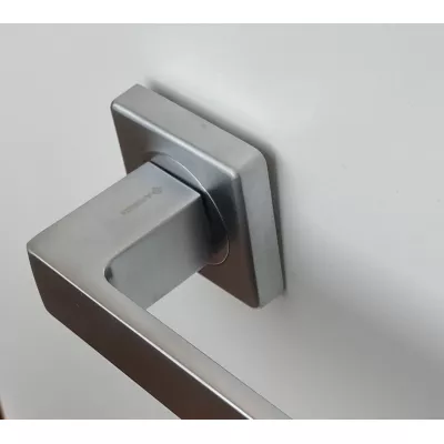 Дверная ручка ARCHIE S040 13099 хром матовый