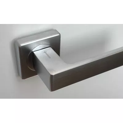 Дверная ручка ARCHIE S040 13099 хром матовый